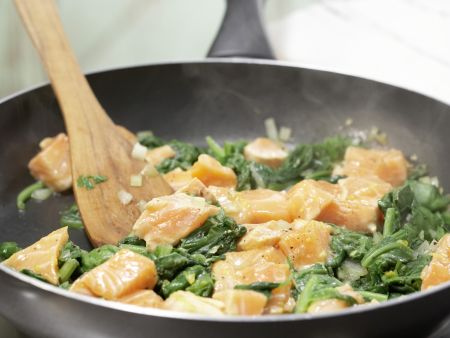 Salmon and Spinach Skillet preparation step 11 Salmon and Spinach Skillet preparation step 11