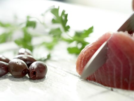 Seared Tuna preparation step 3 Seared Tuna preparation step 3
