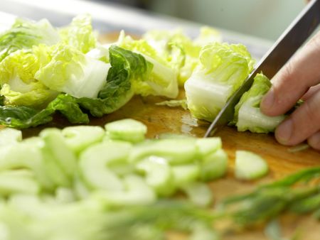 Shrimp on Cucumber and Orange Salad preparation step 3 Shrimp on Cucumber and Orange Salad preparation step 3