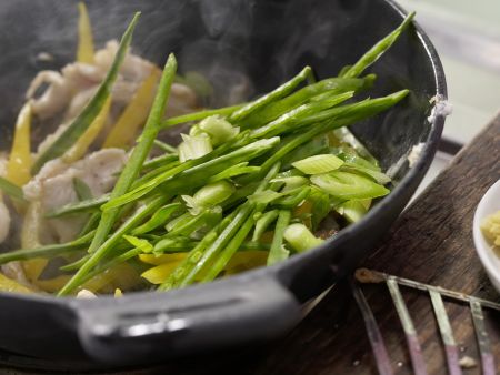 Stir-Fried Chicken preparation step 11 Stir-Fried Chicken preparation step 11
