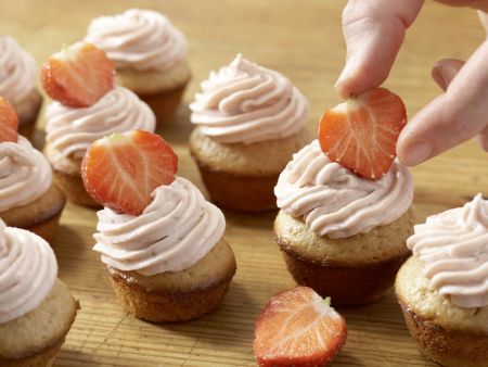 Strawberry Cupcakes preparation step 10 Strawberry Cupcakes preparation step 10
