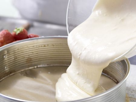 Strawberry Yogurt Cake preparation step 3 Strawberry Yogurt Cake preparation step 3