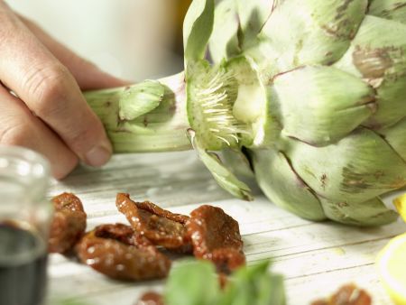Stuffed Artichokes preparation step 1 Stuffed Artichokes preparation step 1