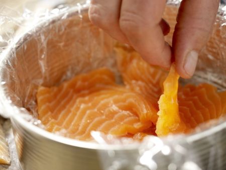 Sushi Cake preparation step 2 Sushi Cake preparation step 2