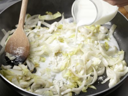 Tagliatelle with Salmon-Endive Sauce preparation step 5 Tagliatelle with Salmon-Endive Sauce preparation step 5