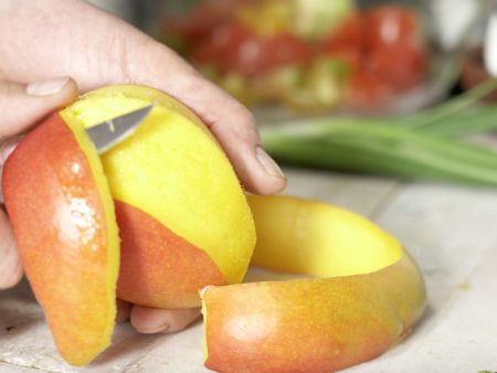 Tomato and Mango Salad preparation step 3 Tomato and Mango Salad preparation step 3