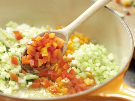 Vegetable Bolognese preparation step 4 Vegetable Bolognese preparation step 4