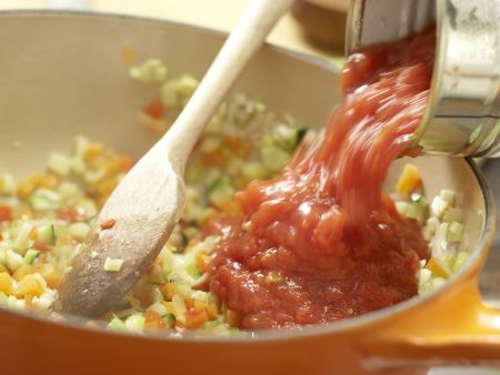 Vegetable Bolognese preparation step 6 Vegetable Bolognese preparation step 6