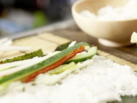 Vegetable Sushi preparation step 11 Vegetable Sushi preparation step 11