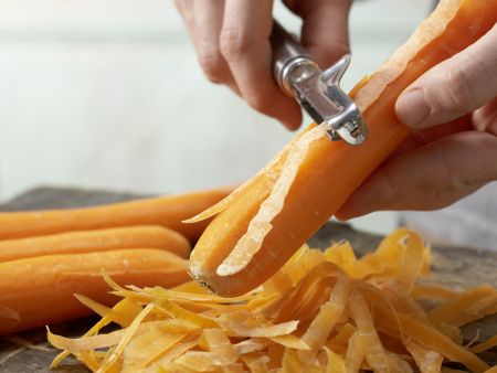 Whole-Wheat Pancakes with Carrots and Sesame Seeds preparation step 1 Whole-Wheat Pancakes with Carrots and Sesame Seeds preparation step 1