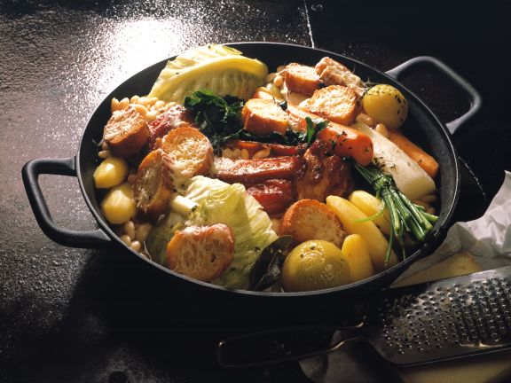 Hearty Cabbage and Potato Stew with Cheese Crostini Hearty Cabbage and Potato Stew with Cheese Crostini