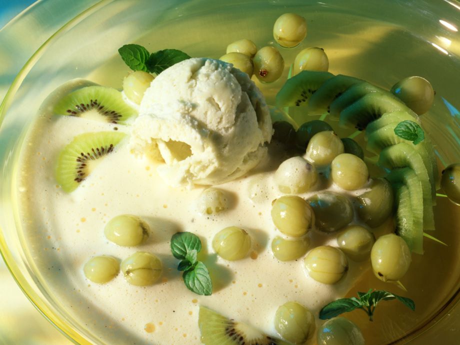 stewed gooseberries with white