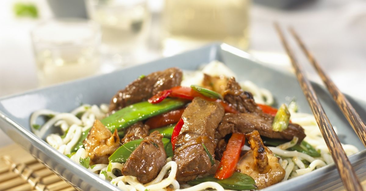Asiatische Taetowierte Große Kuessen