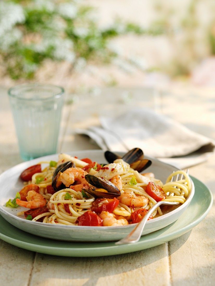 Mussels with Tomatoes and Pasta-image