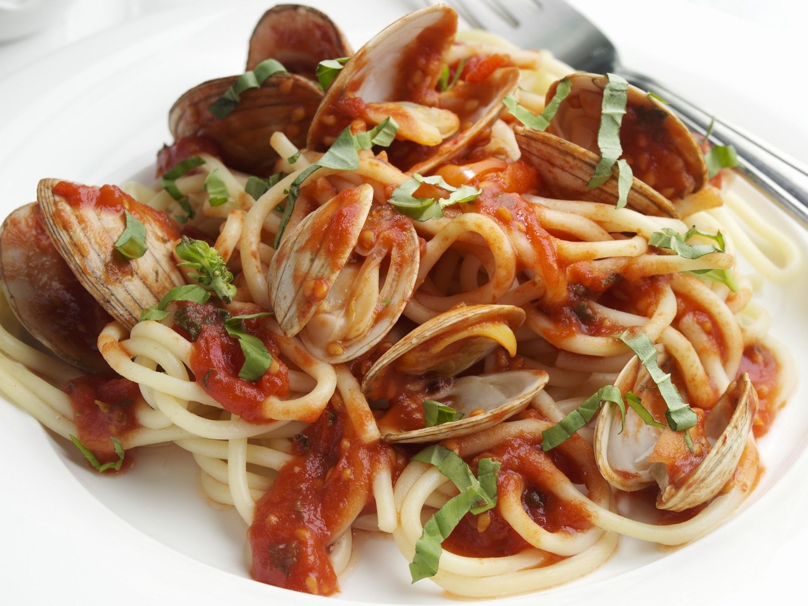 Spaghetti with Venus Clams recipe Eat Smarter USA